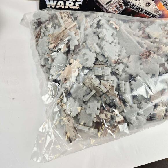 95 Star Wars Millennium Falcon 3D 857 Piece Foam Puzzle Milton Bradley Complete - Picture 12 of 16